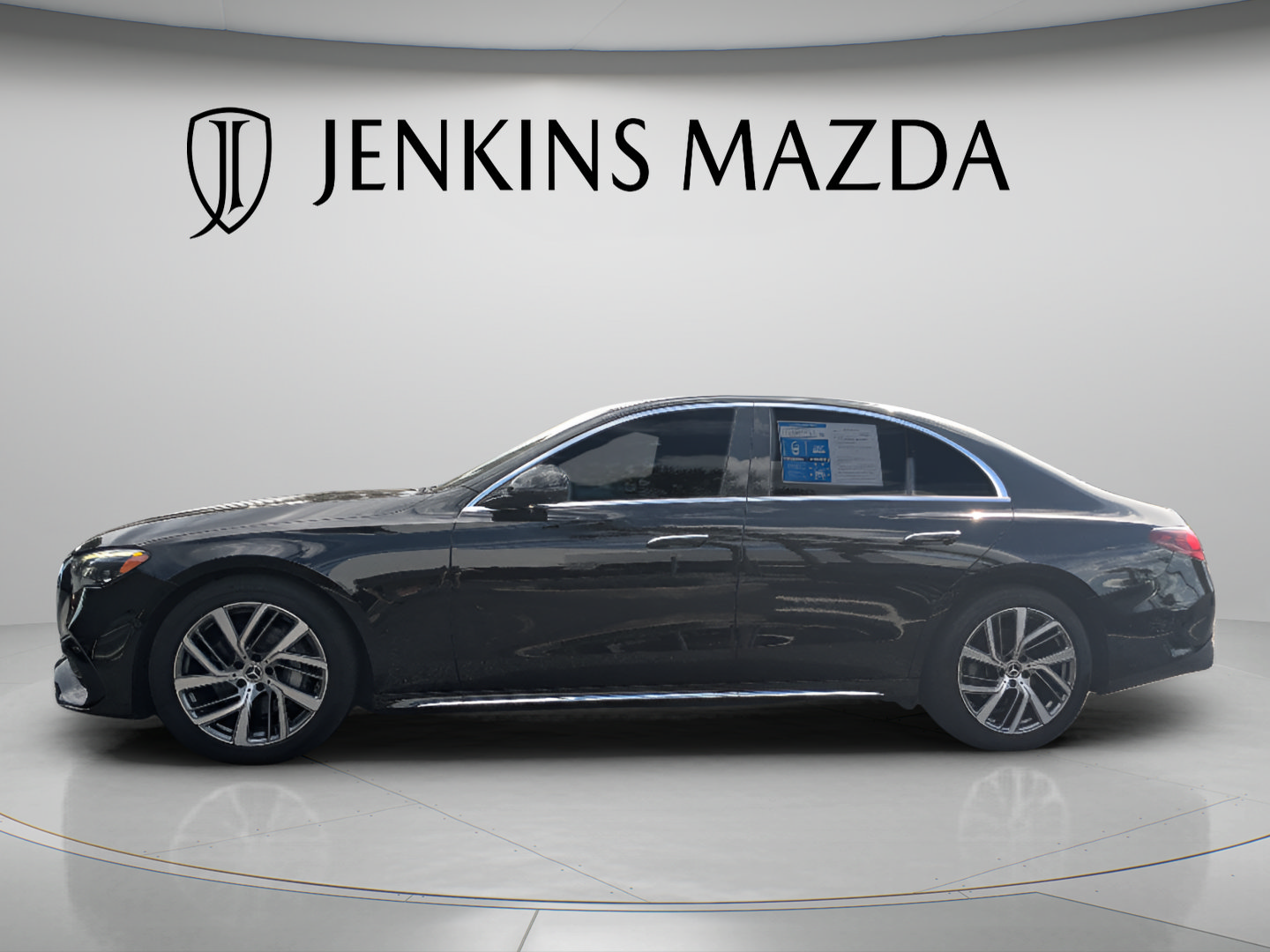 Used 2025 Mercedes-Benz E 350 4MATIC Sedan image 7