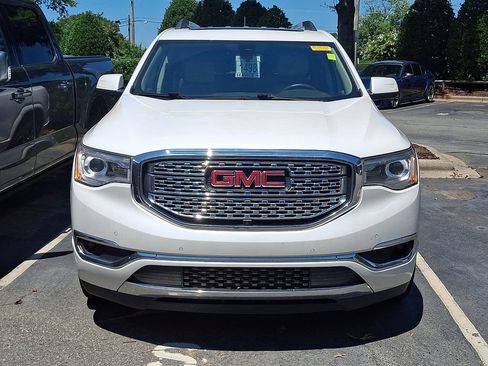 Used 2018 GMC Acadia Denali w/ Technology Package FWD image 2