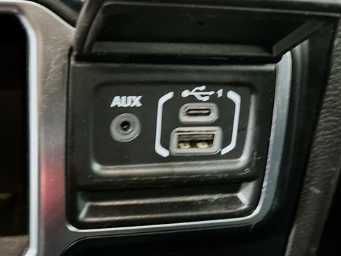 Used 2020 Jeep Wrangler Sport image 25