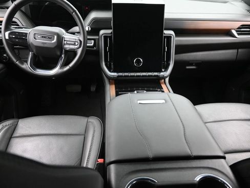 Certified 2025 GMC Yukon XL Denali image 15