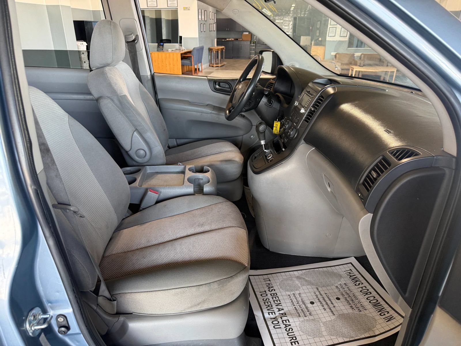 Used 2010 Kia Sedona FWD image 11