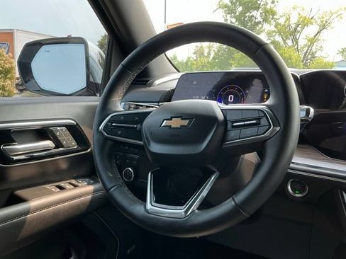 Used 2025 Chevrolet Tahoe Premier AWD/4WD image 23