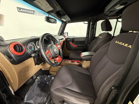 Used 2013 Jeep Wrangler Unlimited Sahara w/ Connectivity Group image 14