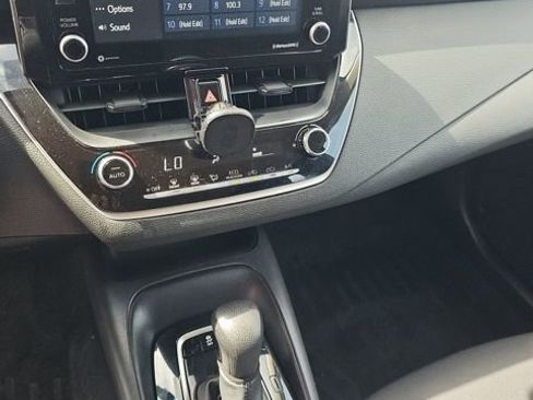 Used 2022 Toyota Corolla LE image 8