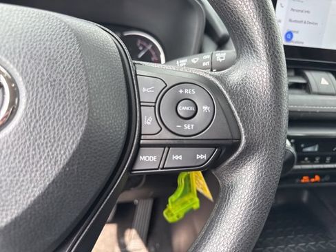 Used 2025 Toyota RAV4 LE AWD/4WD image 16
