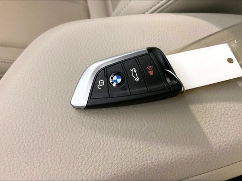 Used 2022 BMW X2 sDrive28i w/ Premium Package FWD image 12