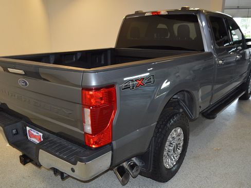 Used 2022 Ford F250 XLT w/ XLT Premium Package AWD/4WD image 3