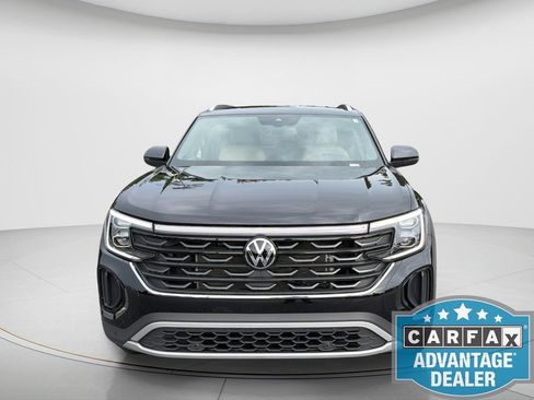 Used 2024 Volkswagen Atlas Cross Sport SE FWD image 3