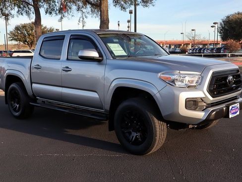 Used 2022 Toyota Tacoma TRD Off-Road image 10