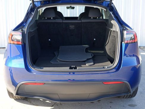 Used 2023 Tesla Model Y Long Range image 10