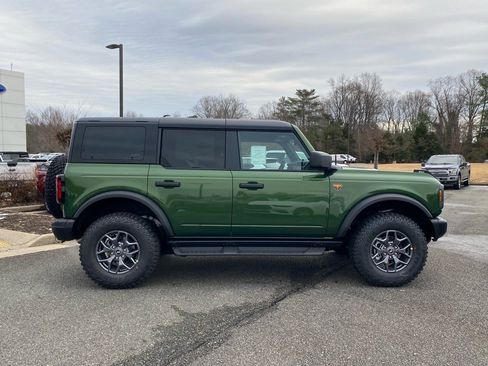 New 2025 Ford Bronco Badlands image 3