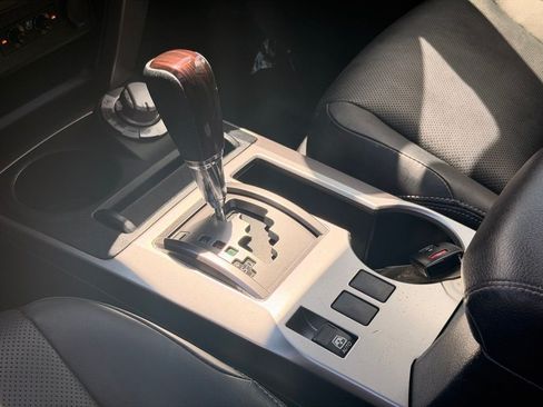 Used 2020 Toyota 4Runner Limited AWD/4WD image 20
