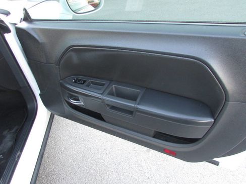 Used 2010 Dodge Challenger SE image 23