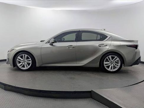 Used 2022 Lexus IS 300 RWD image 3