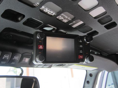 Used 2017 Jeep Wrangler Unlimited Rubicon AWD/4WD image 37