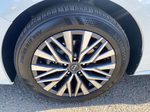 Used 2025 Nissan Altima 2.5 SV image 31