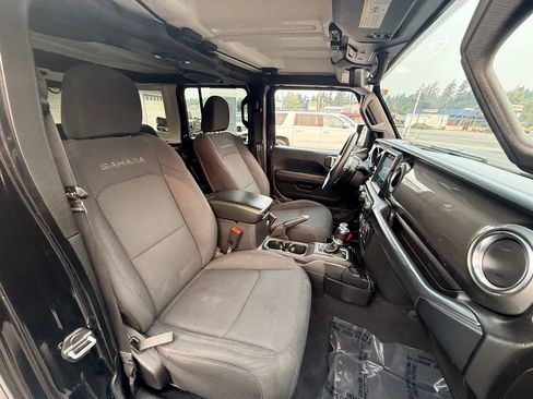 Used 2019 Jeep Wrangler Unlimited Sahara w/ Uconnect 4C Nav & Sound Group AWD/4WD image 25