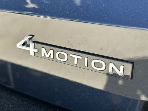 Used 2022 Volkswagen Taos SEL image 12