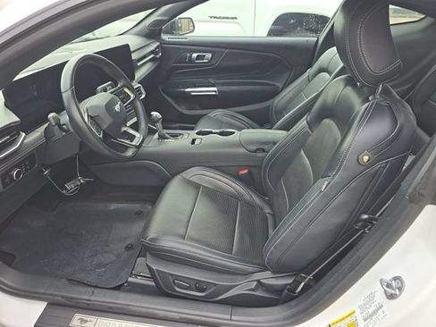 Used 2025 Ford Mustang GT Premium RWD image 9