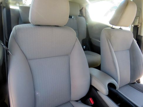 Used 2017 Honda HR-V LX image 40