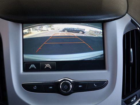 Used 2018 Chevrolet Cruze LS image 35