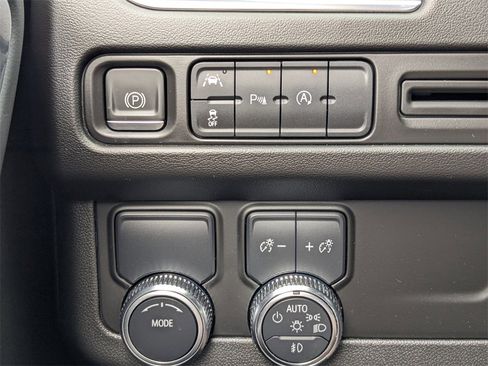 Used 2023 GMC Yukon SLT image 23