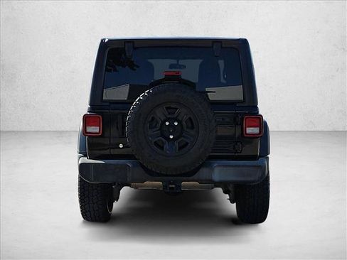 Used 2018 Jeep Wrangler Unlimited Sport S AWD/4WD image 7