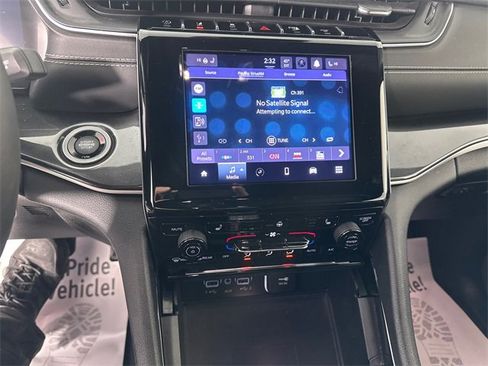 Used 2023 Jeep Grand Cherokee Altitude image 29