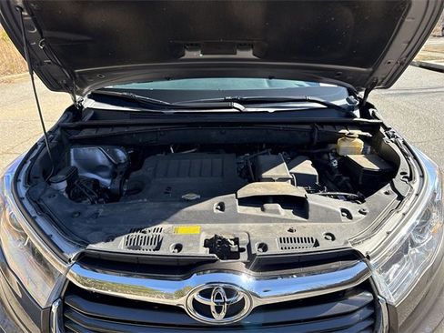Used 2015 Toyota Highlander XLE image 18