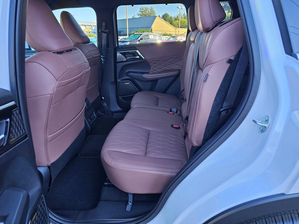 New 2026 Mitsubishi Outlander SEL AWD/4WD image 12