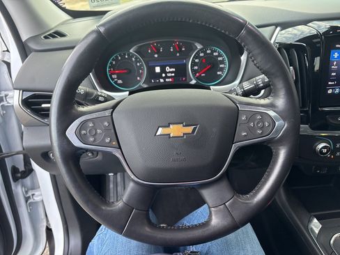 Used 2020 Chevrolet Traverse LT w/ LT Premium Package image 13