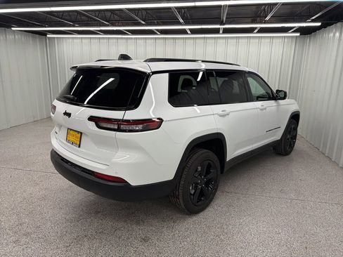 New 2025 Jeep Grand Cherokee L Altitude AWD/4WD image 6