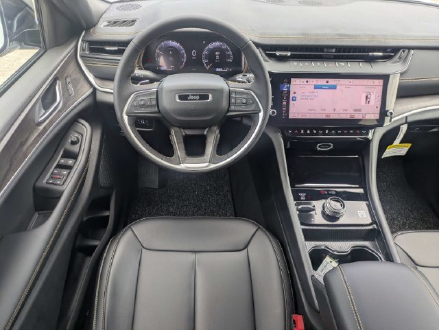 New 2026 Jeep Grand Cherokee Limited AWD/4WD image 18