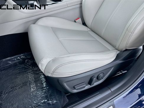 Used 2023 Genesis G70 2.0T RWD image 28
