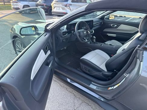 Used 2026 Ford Mustang GT Premium RWD image 5