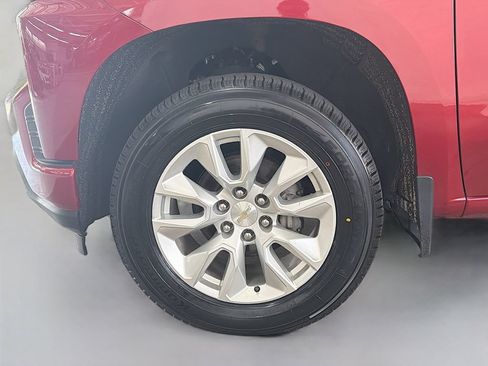 Used 2022 Chevrolet Silverado 1500 Custom AWD/4WD image 32