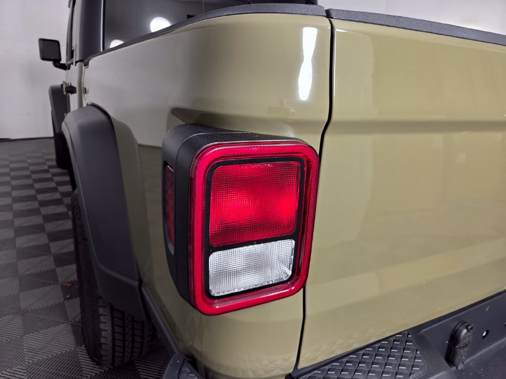 Used 2026 Jeep Gladiator Sport AWD/4WD image 31