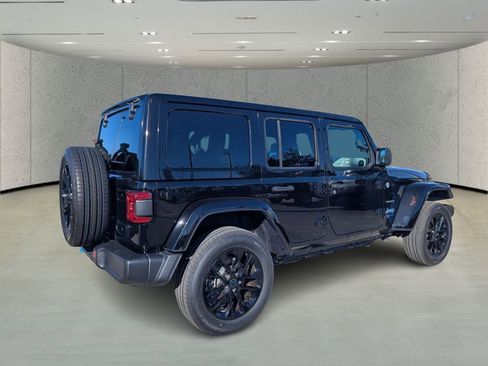 Used 2024 Jeep Wrangler Sahara image 3