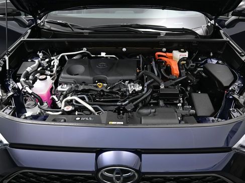 Certified 2025 Toyota RAV4 XSE image 40