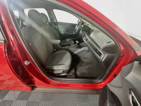 Used 2025 Kia K4 FWD image 29