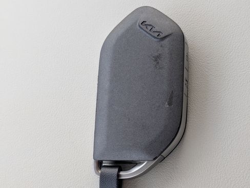 Certified 2025 Kia Sorento S w/ Panoramic Sunroof Package image 45