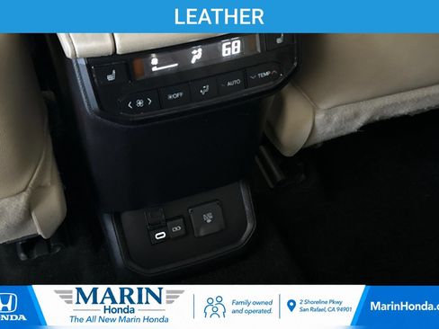 Used 2024 Toyota Highlander Platinum AWD/4WD image 15