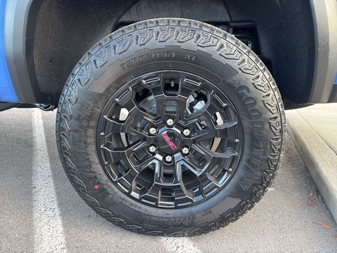 New 2026 GMC Canyon Elevation w/ Convenience Package image 32