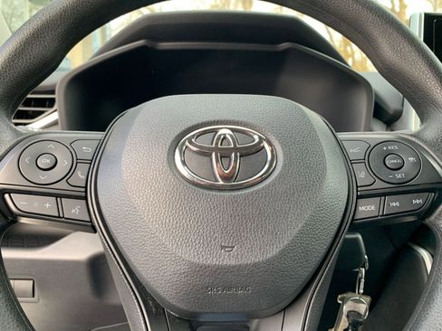 Used 2025 Toyota RAV4 LE image 27