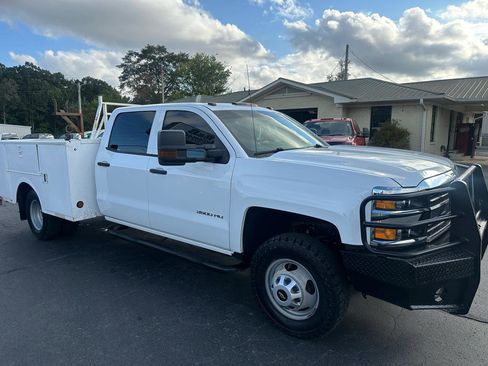 Used 2018 Chevrolet Silverado 3500 W/T w/ WT Convenience Package AWD/4WD image 3