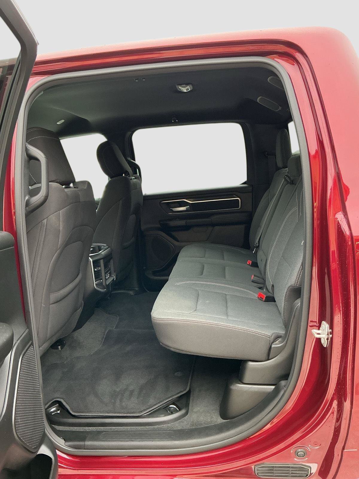 Used 2023 RAM 1500 Big Horn AWD/4WD image 18