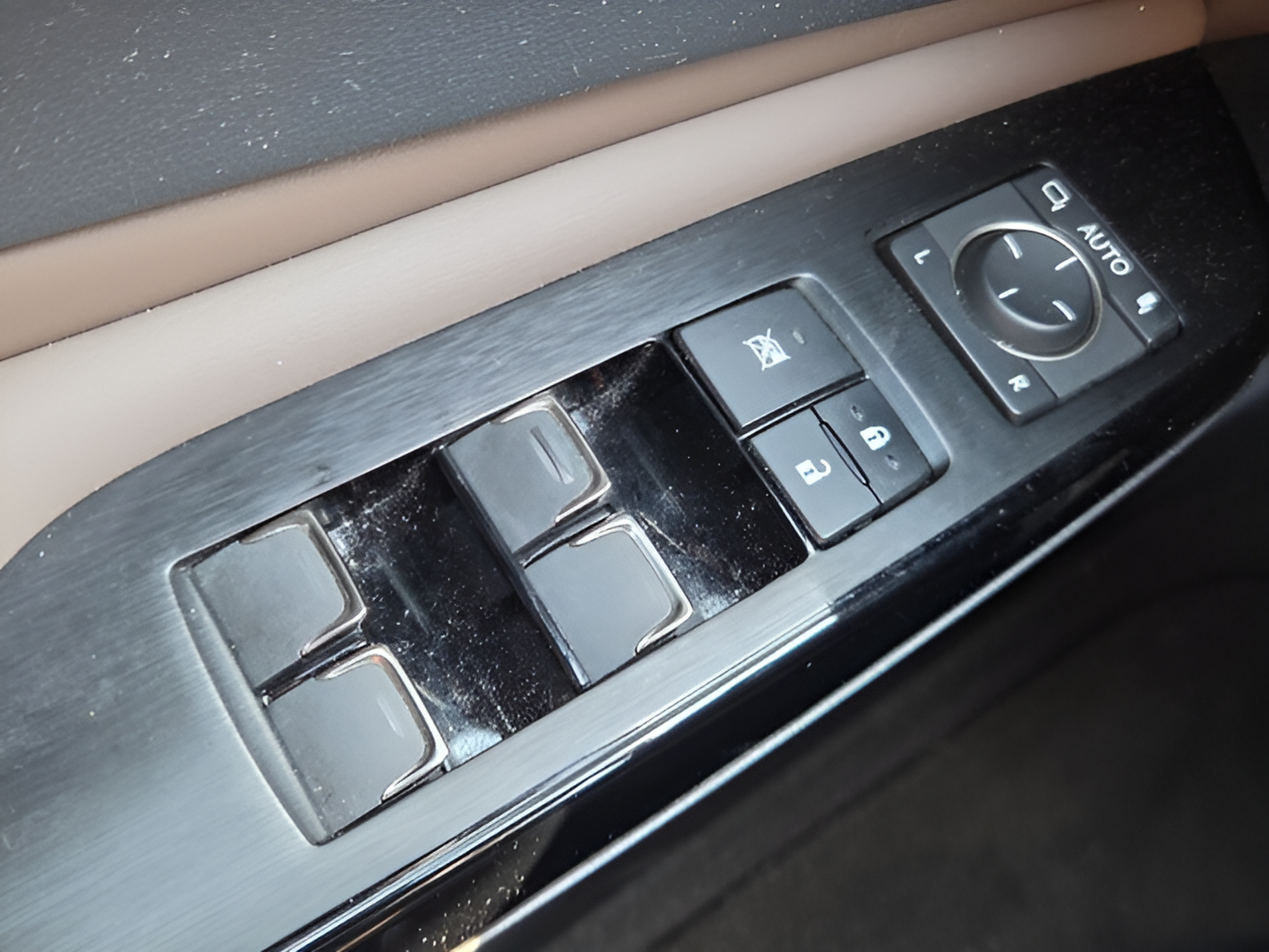 Certified 2023 Lexus ES 300h w/ Premium Package FWD image 28