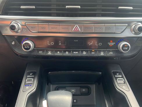 Used 2022 Kia Telluride EX w/ EX Premium Package AWD/4WD image 26