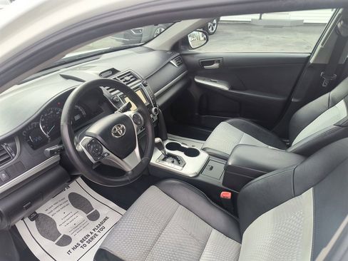 Used 2012 Toyota Camry L image 13