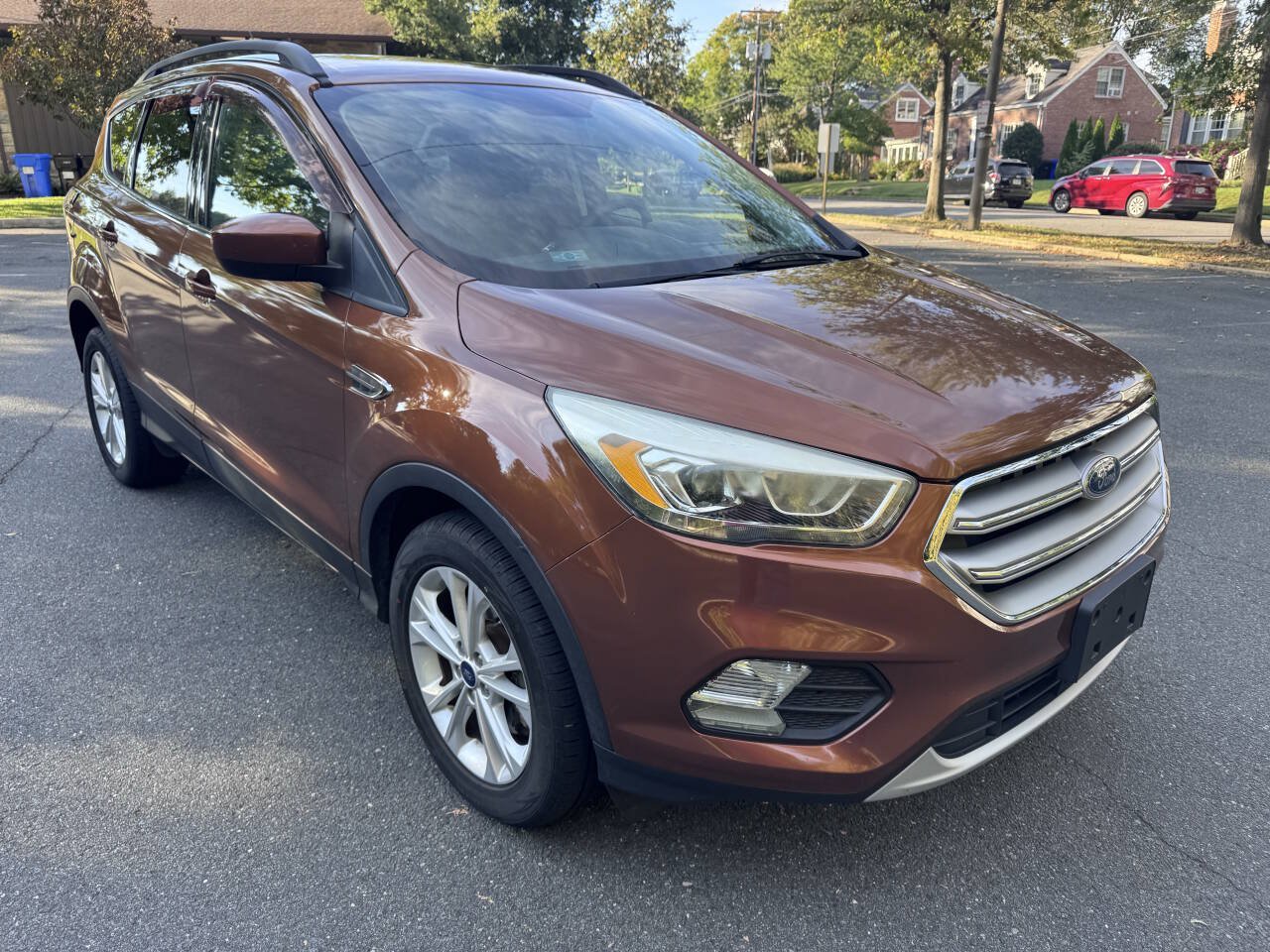 Used 2017 Ford Escape SE w/ Equipment Group 201A AWD/4WD image 3